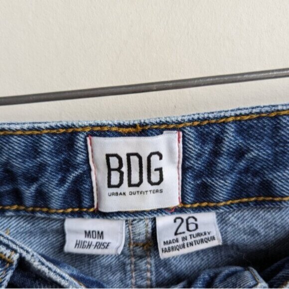 BDG Mom High Rise Distressed Jeans - Picture 5 of 6
